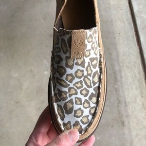 Ariat cruisers youth size 6